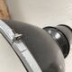 Suite de trois lampes industrielles.