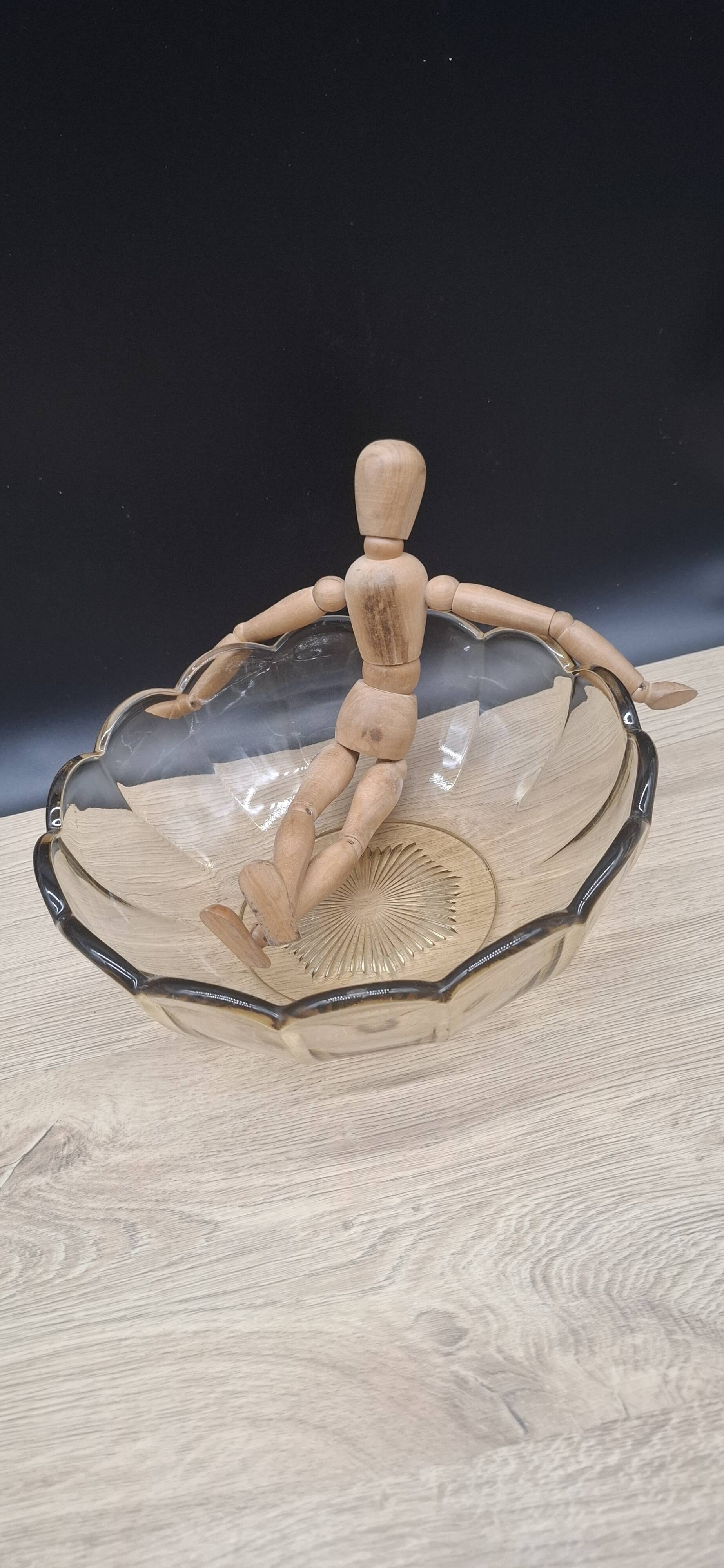 Amber salad bowl, Manage glass