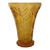 Vase en verre jaune ambré