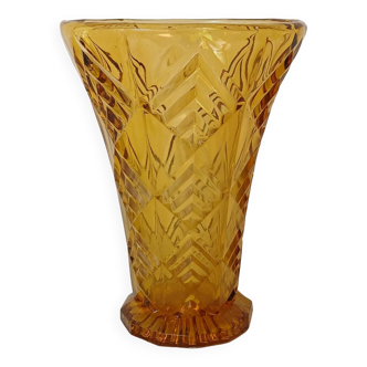 Vase en verre jaune ambré