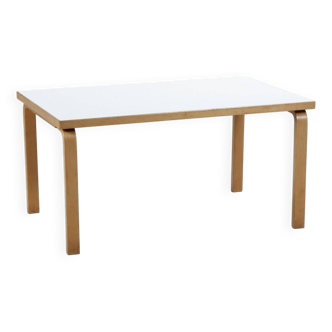 Table basse Alvar Aalto éditée par Artek dans les années 80