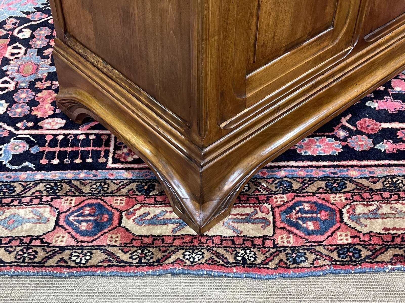 Art Nouveau enfilade in walnut from the early 20th century.