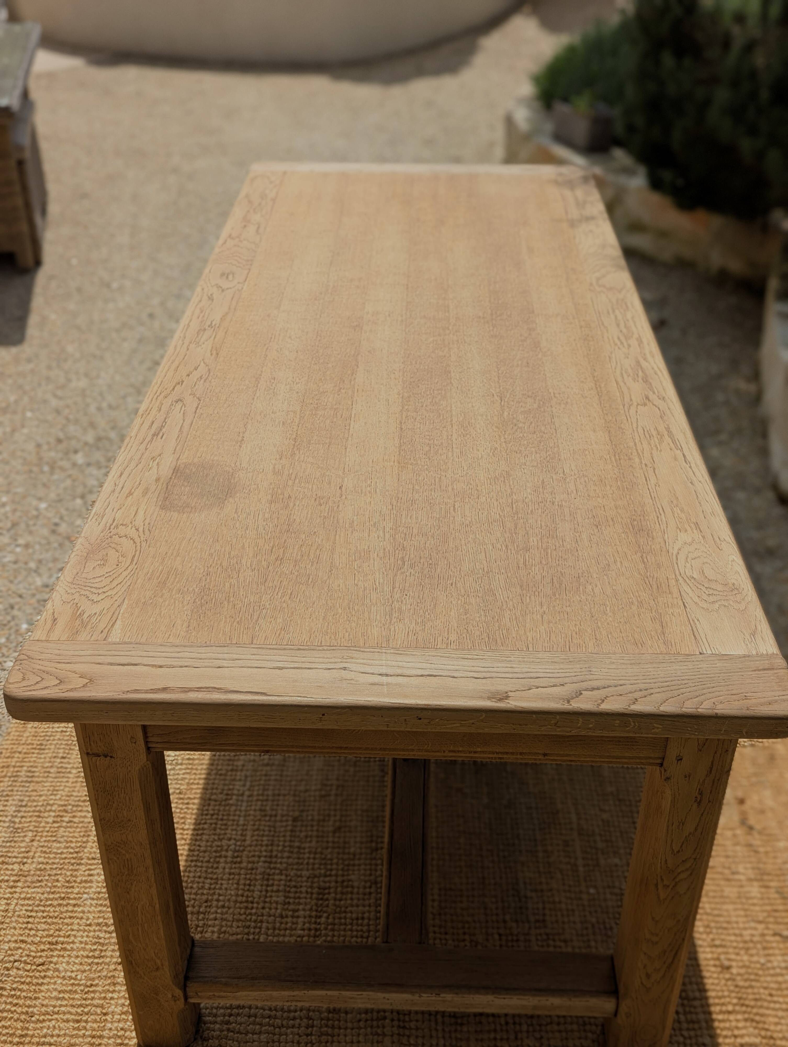 Farm table
