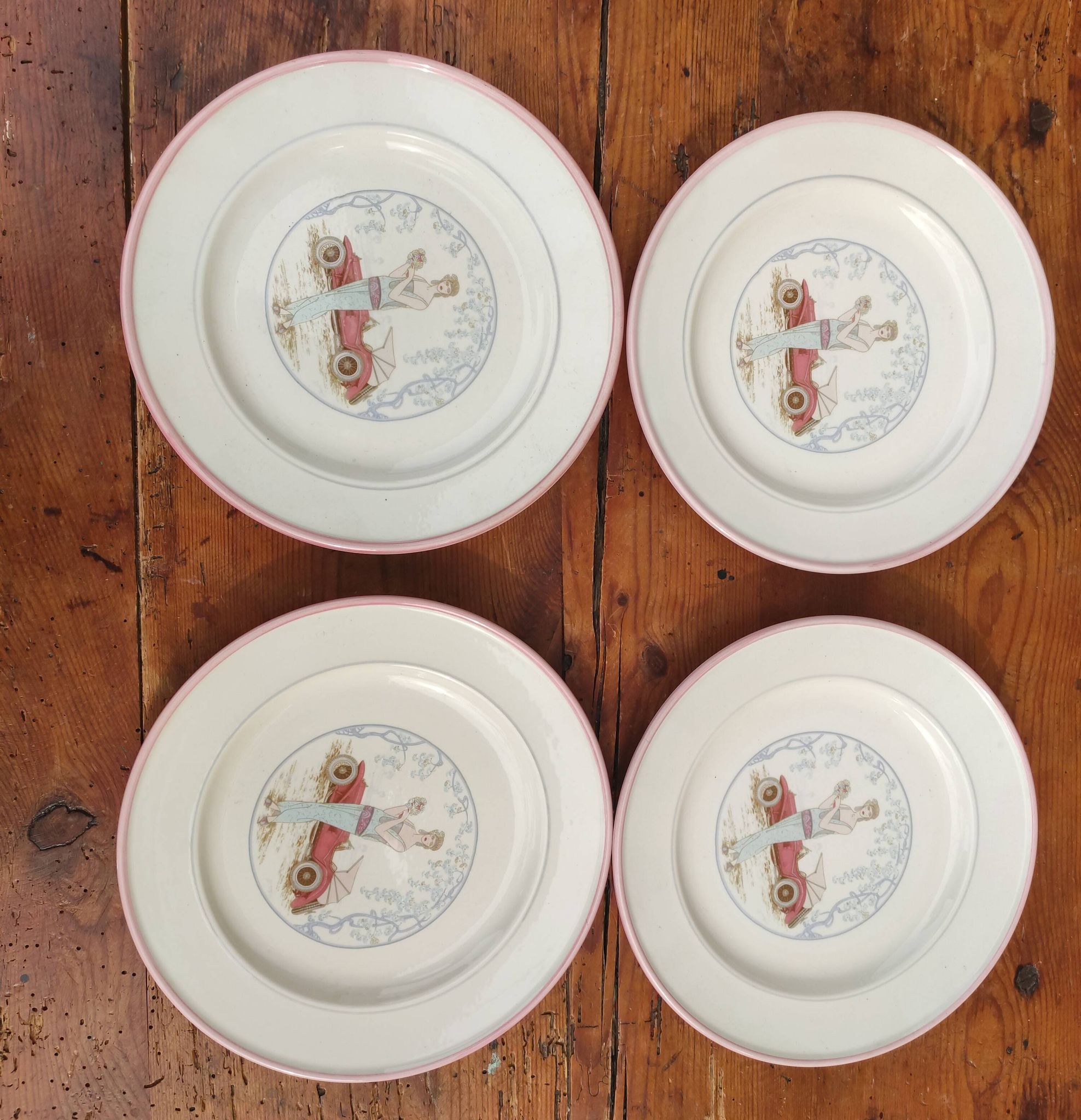 Lot de 4 anciennes assiettes italiennes