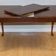 Queen Anne Dining Table in Walnut with Carved Legs, 1930s