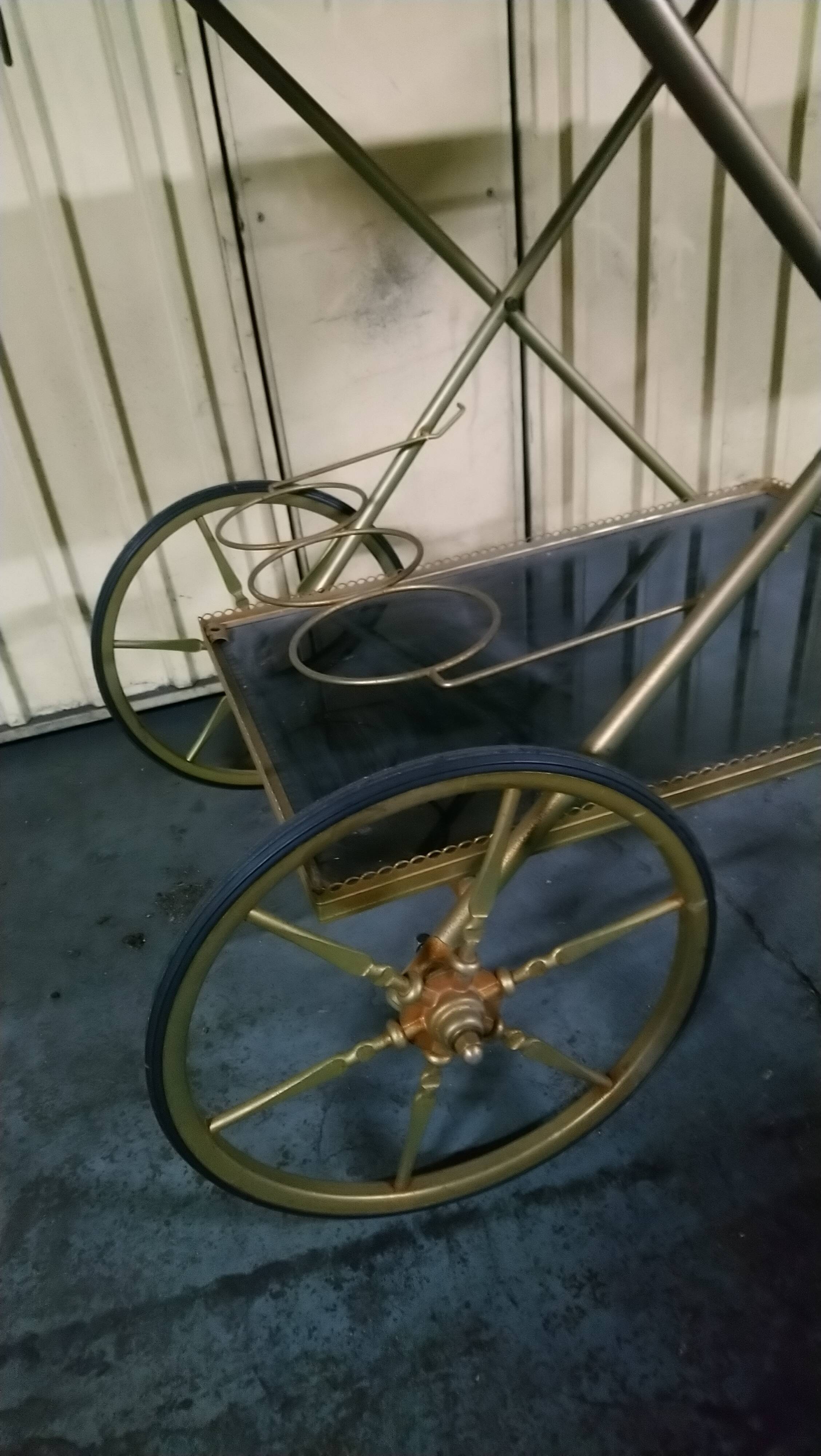 Rolling bar service 1970s