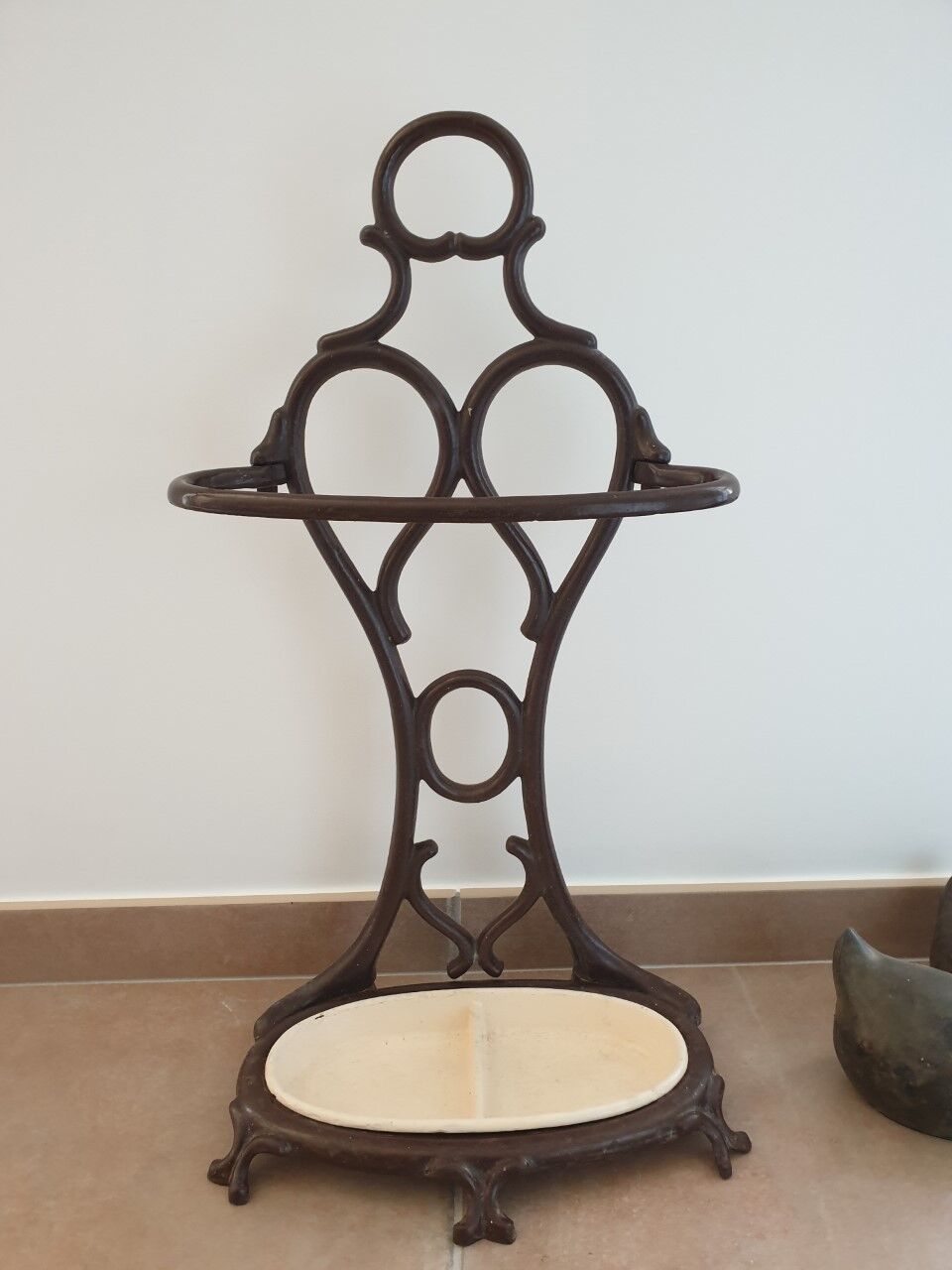 Cast iron umbrella holder