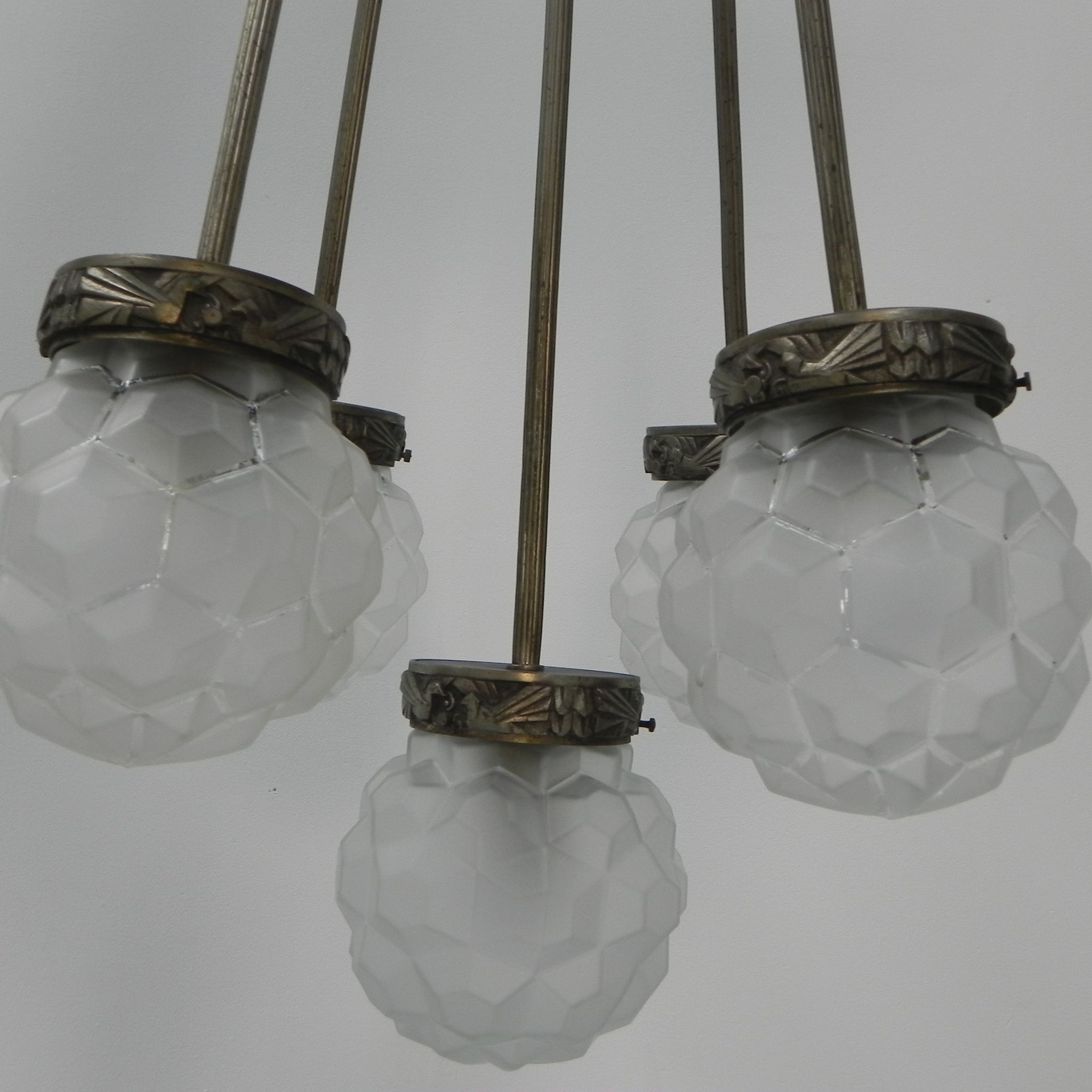 Suspension art déco avec 5 sphères sur 5 tiges