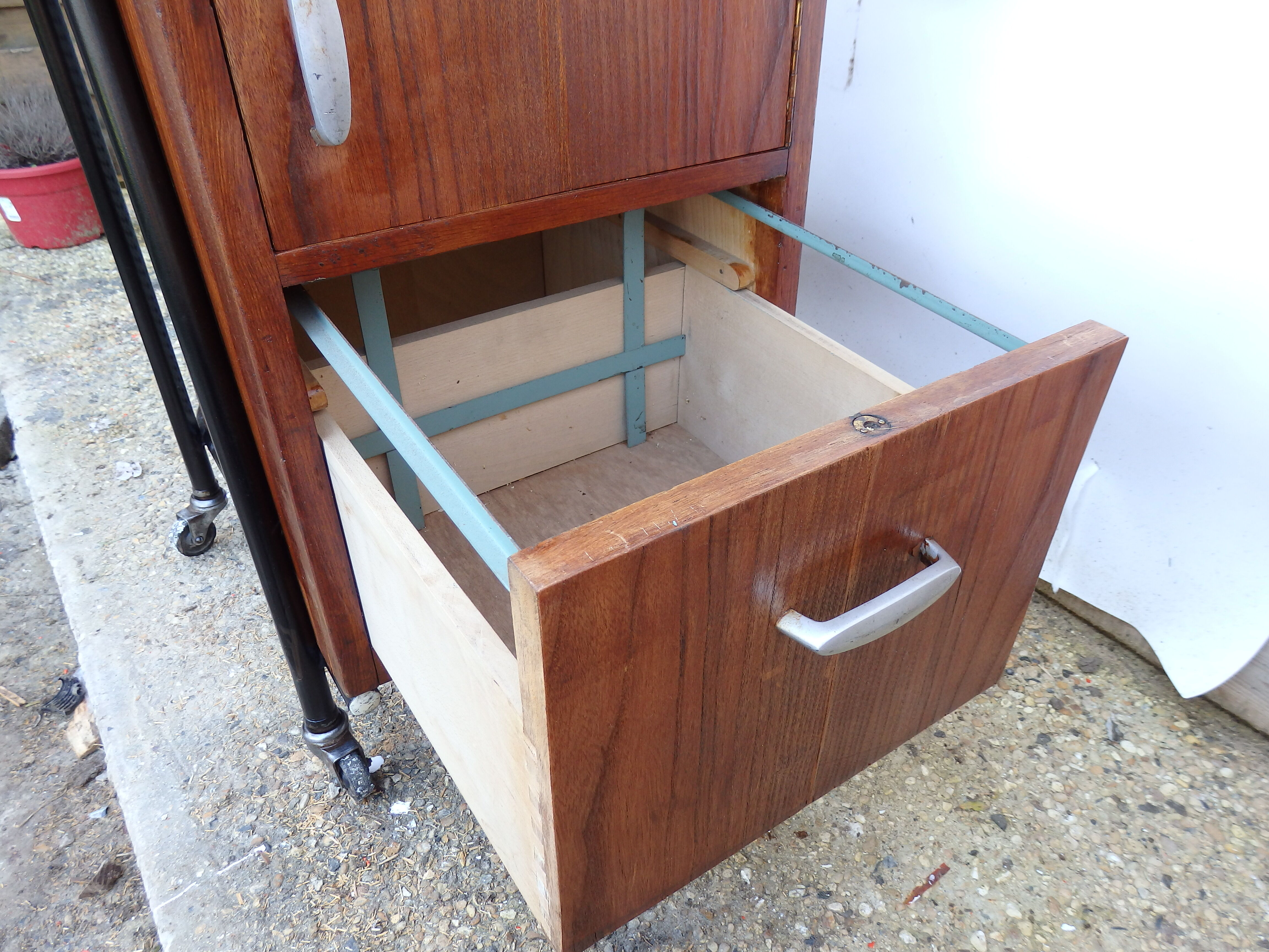 servant servant service of vintage architect 50 Sautereau
