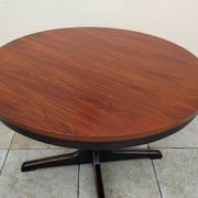 Vintage style BAUMANN table with Scandinavian central leg.