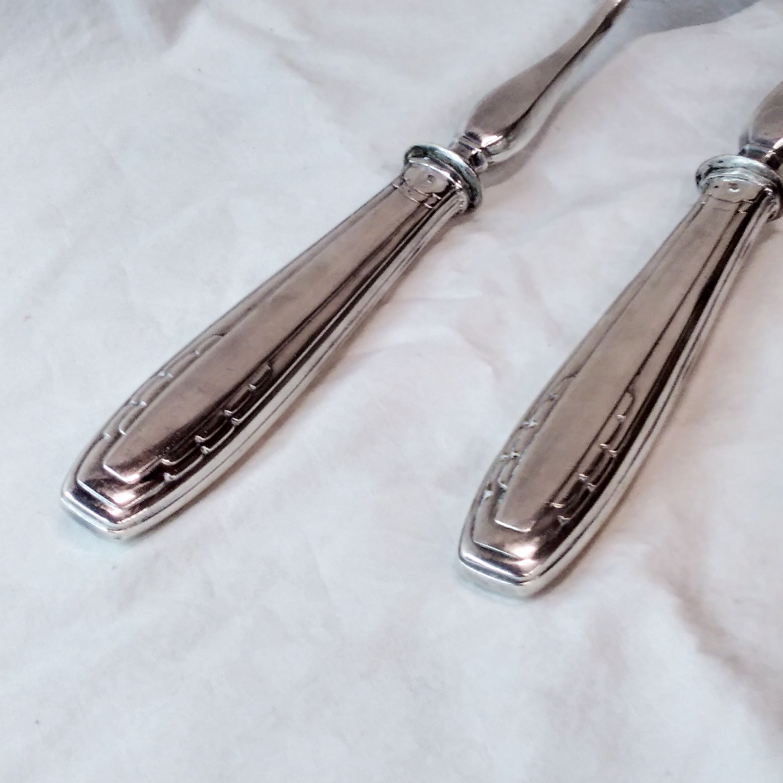 Silver metal salad cutlery