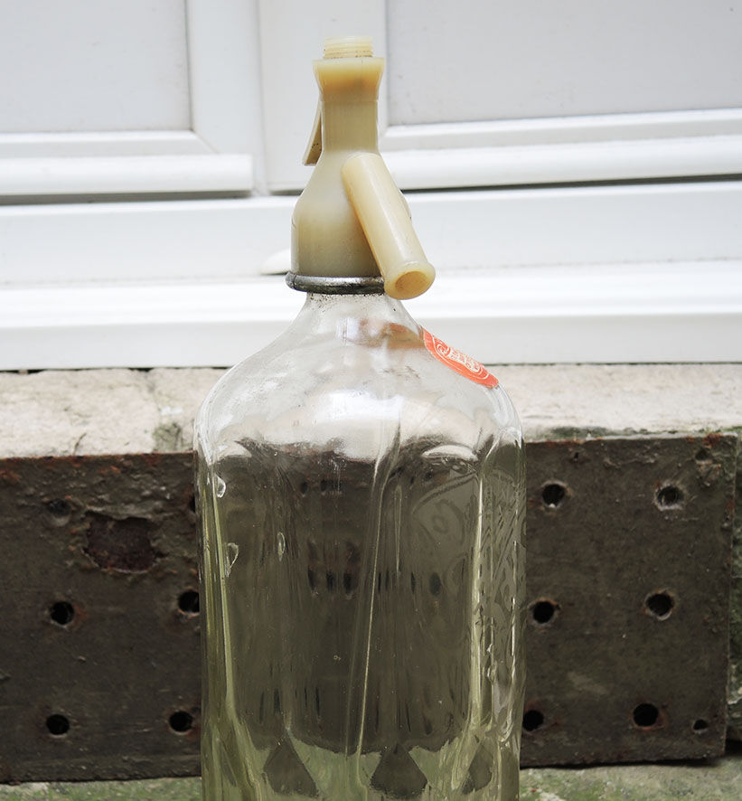 Old transparent glass siphon: EP. Shaw & Co Ltd – Wakefield