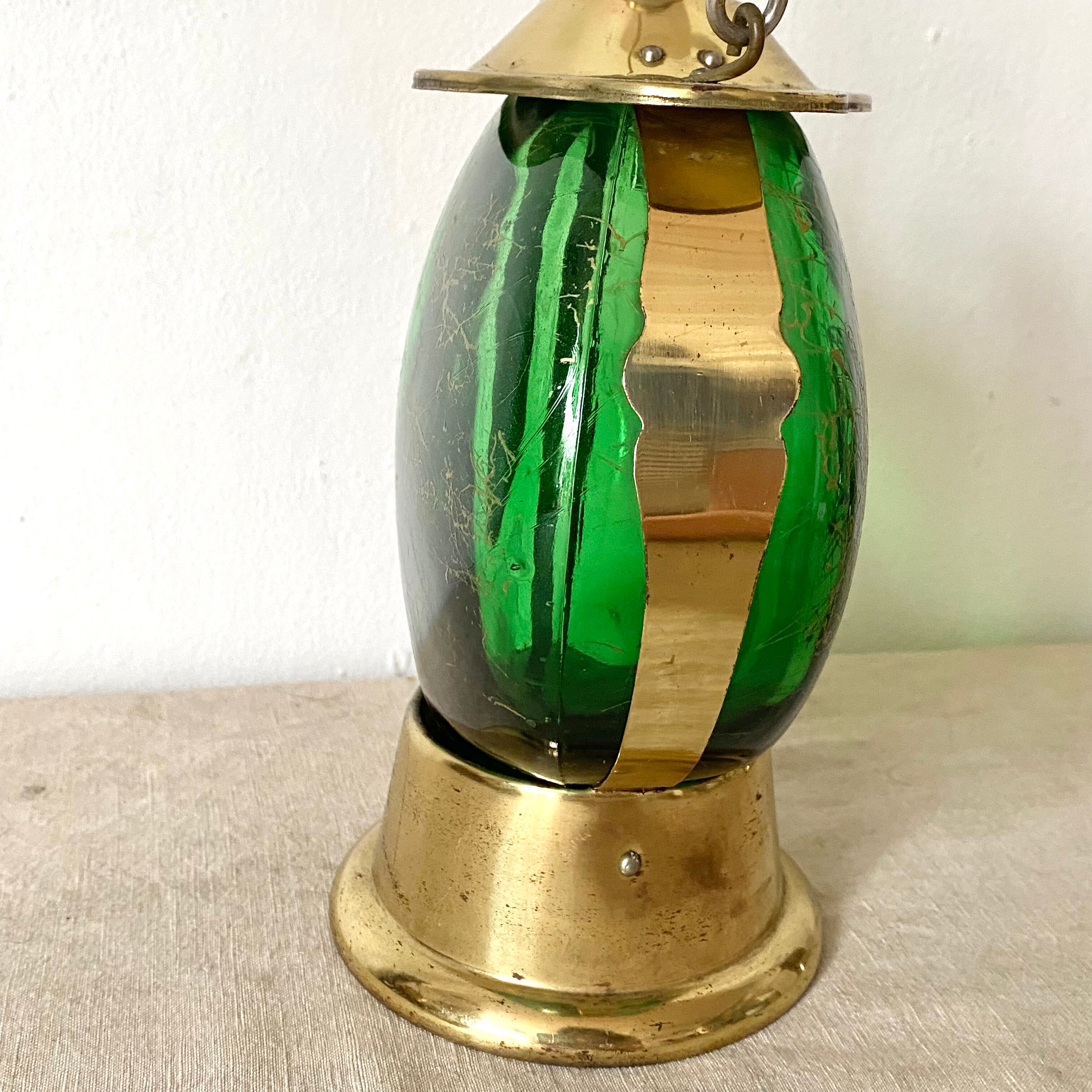 Vintage carafe music box