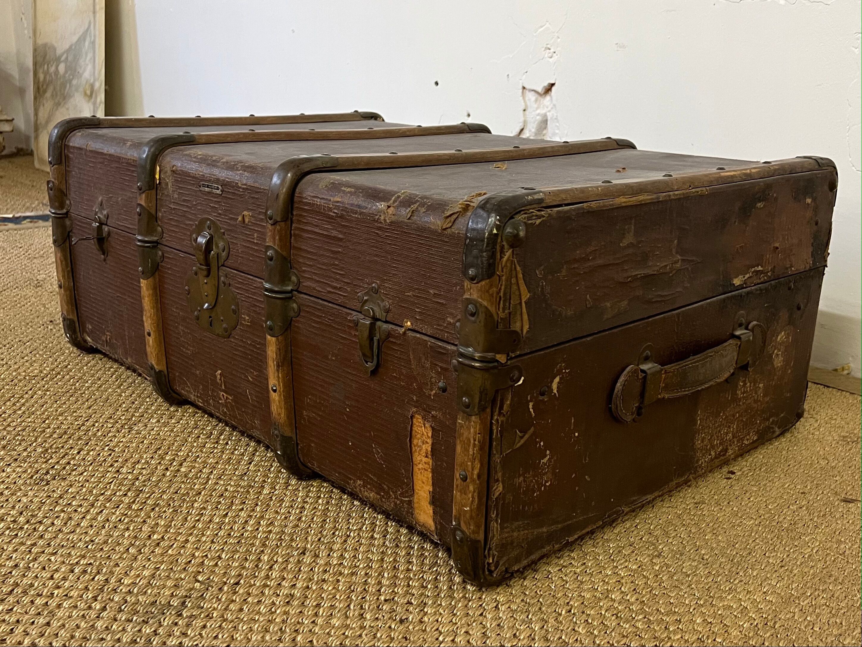 Vintage trunk in wood and leather, St Hubert Paris