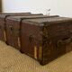 Malle vintage en bois et cuir, St Hubert Paris