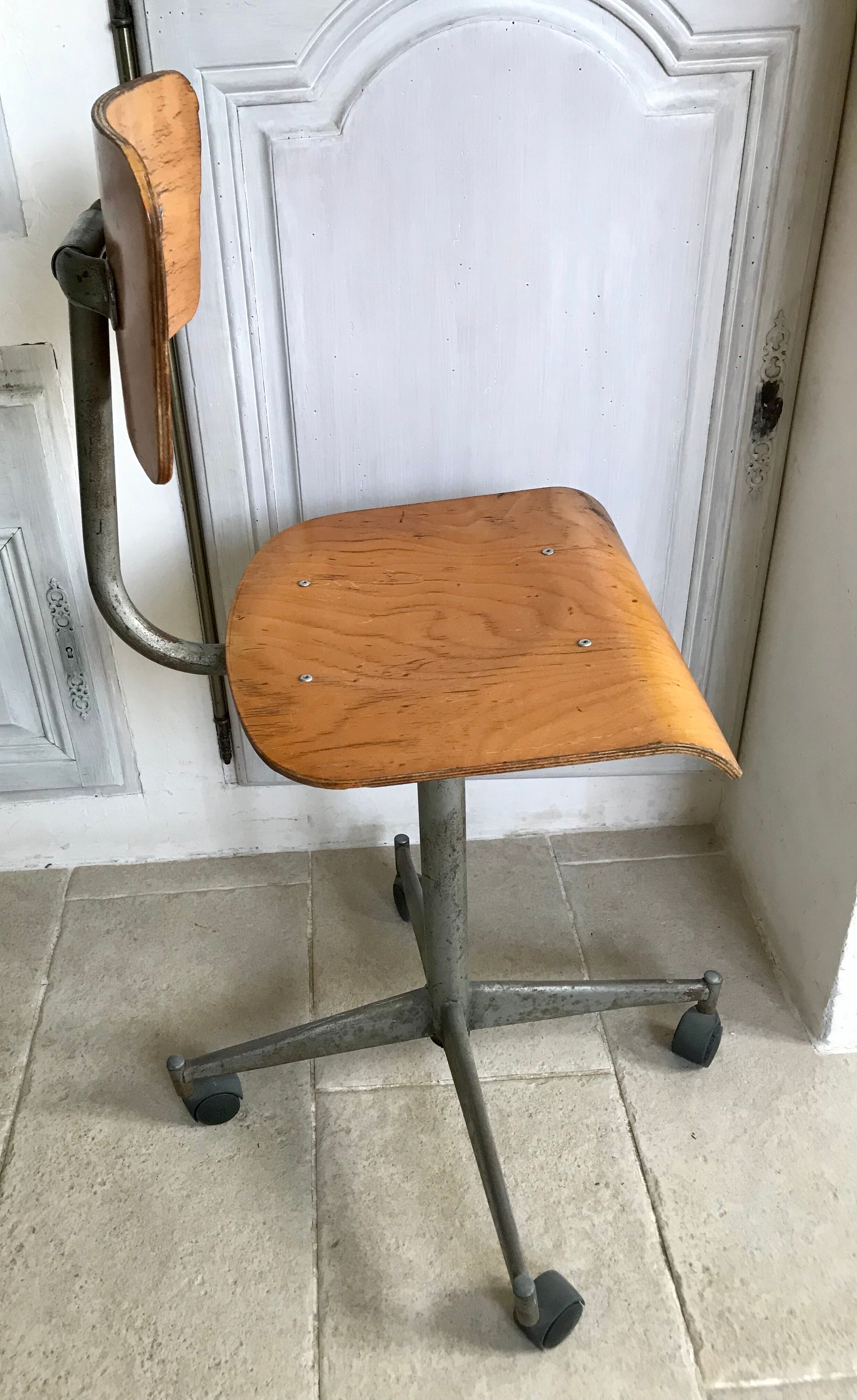Vintage wheeled office chair
