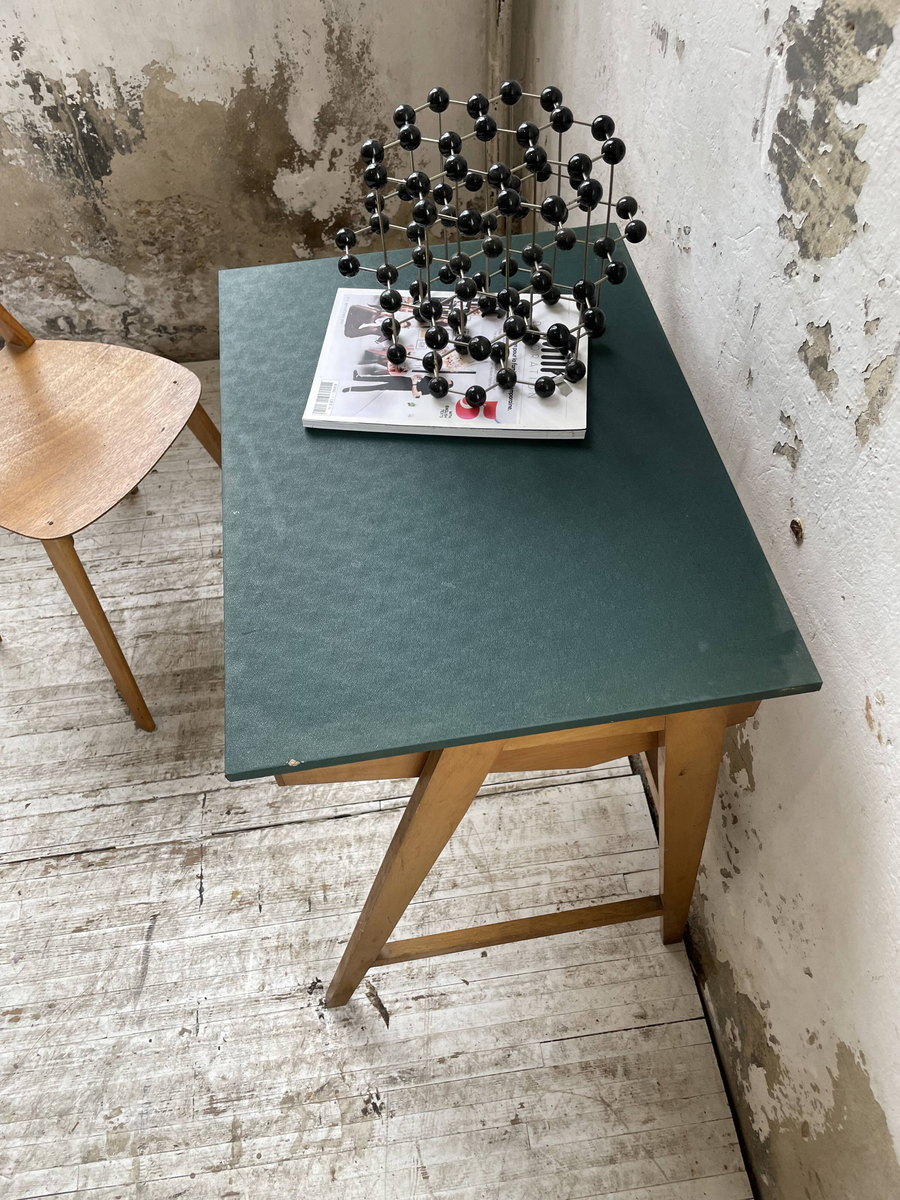Bureau et chaise enfant pieds compas
