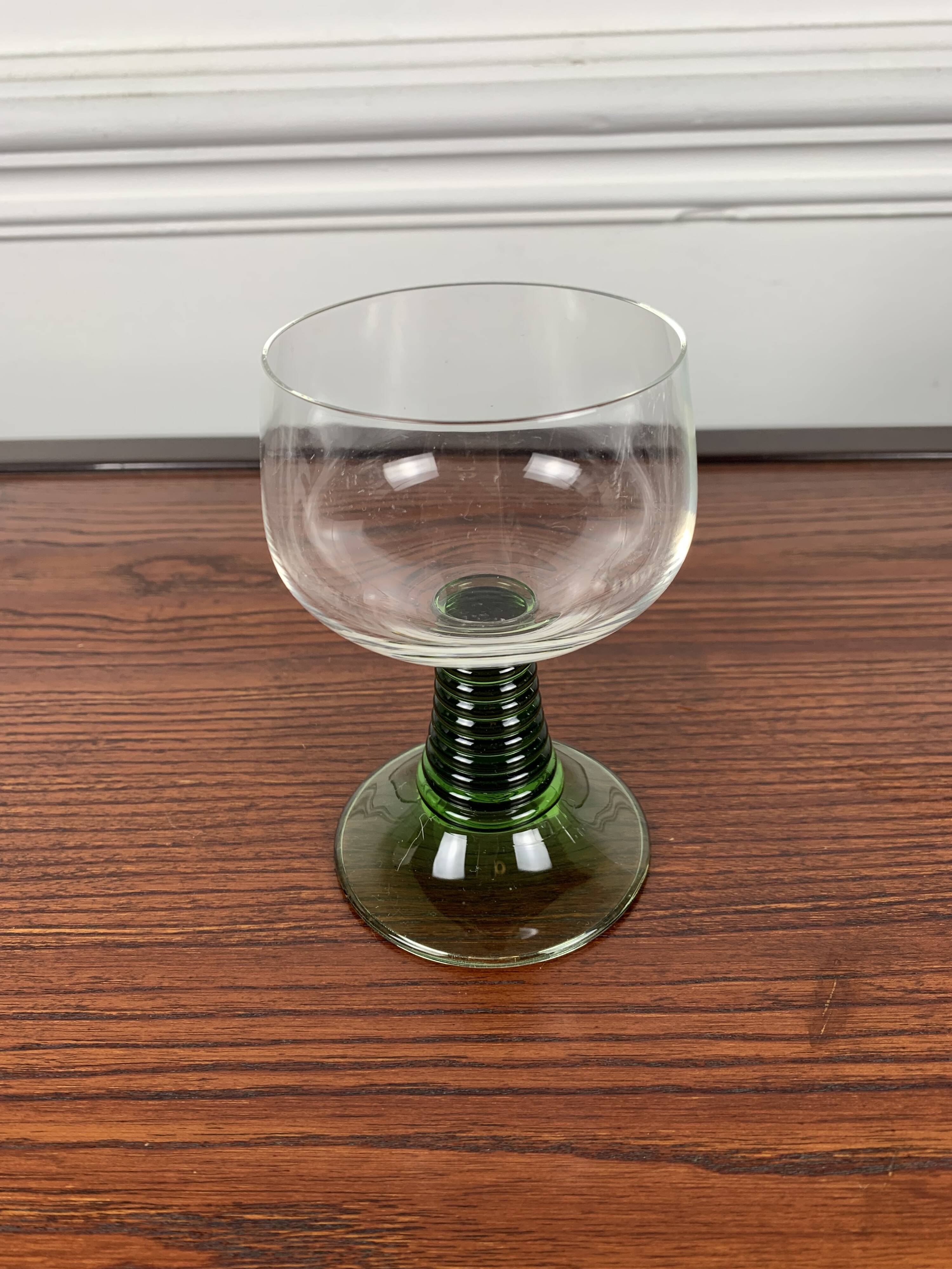 Set of 6 vintage green stemmed glasses - wine glass