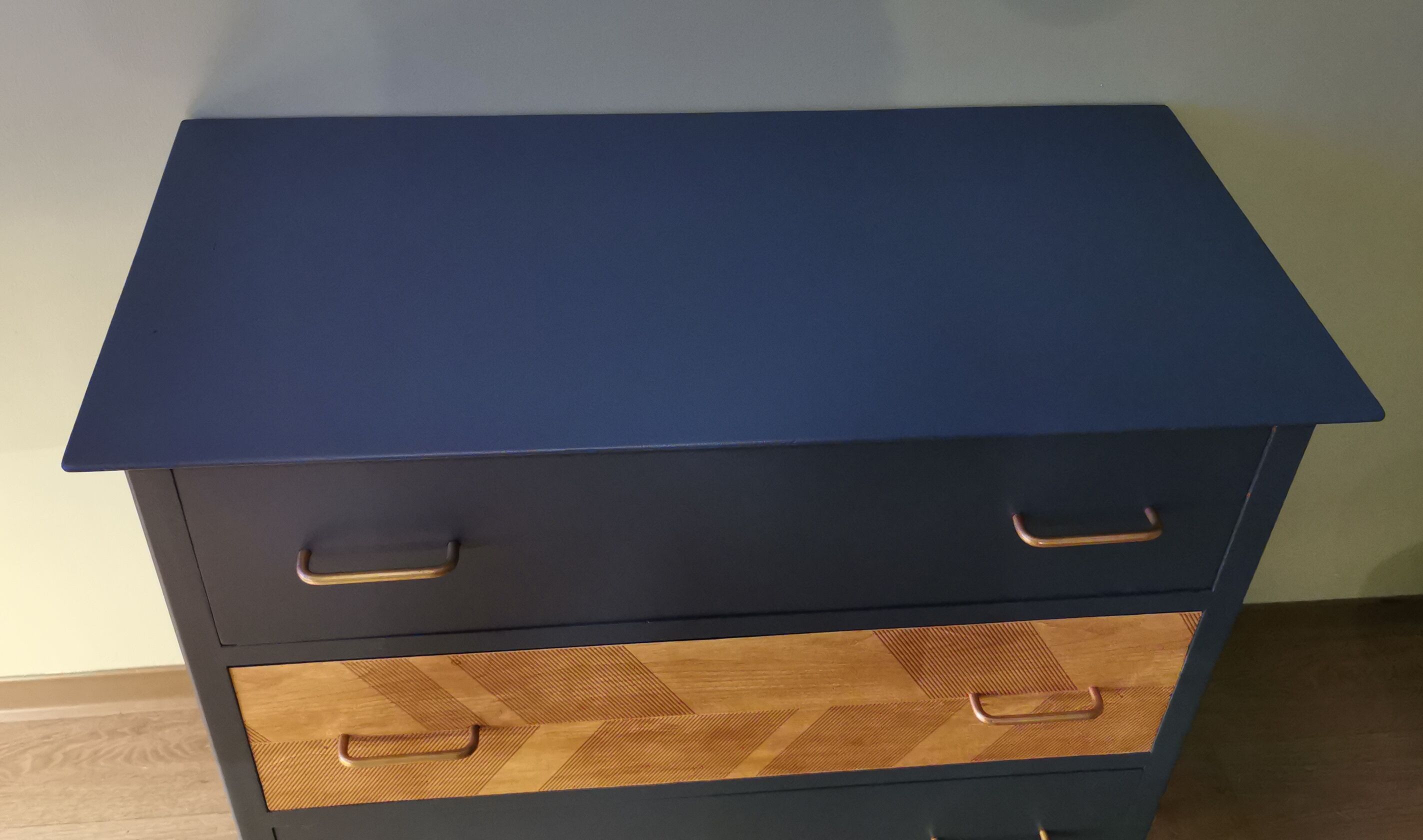 Vintage chest of drawers