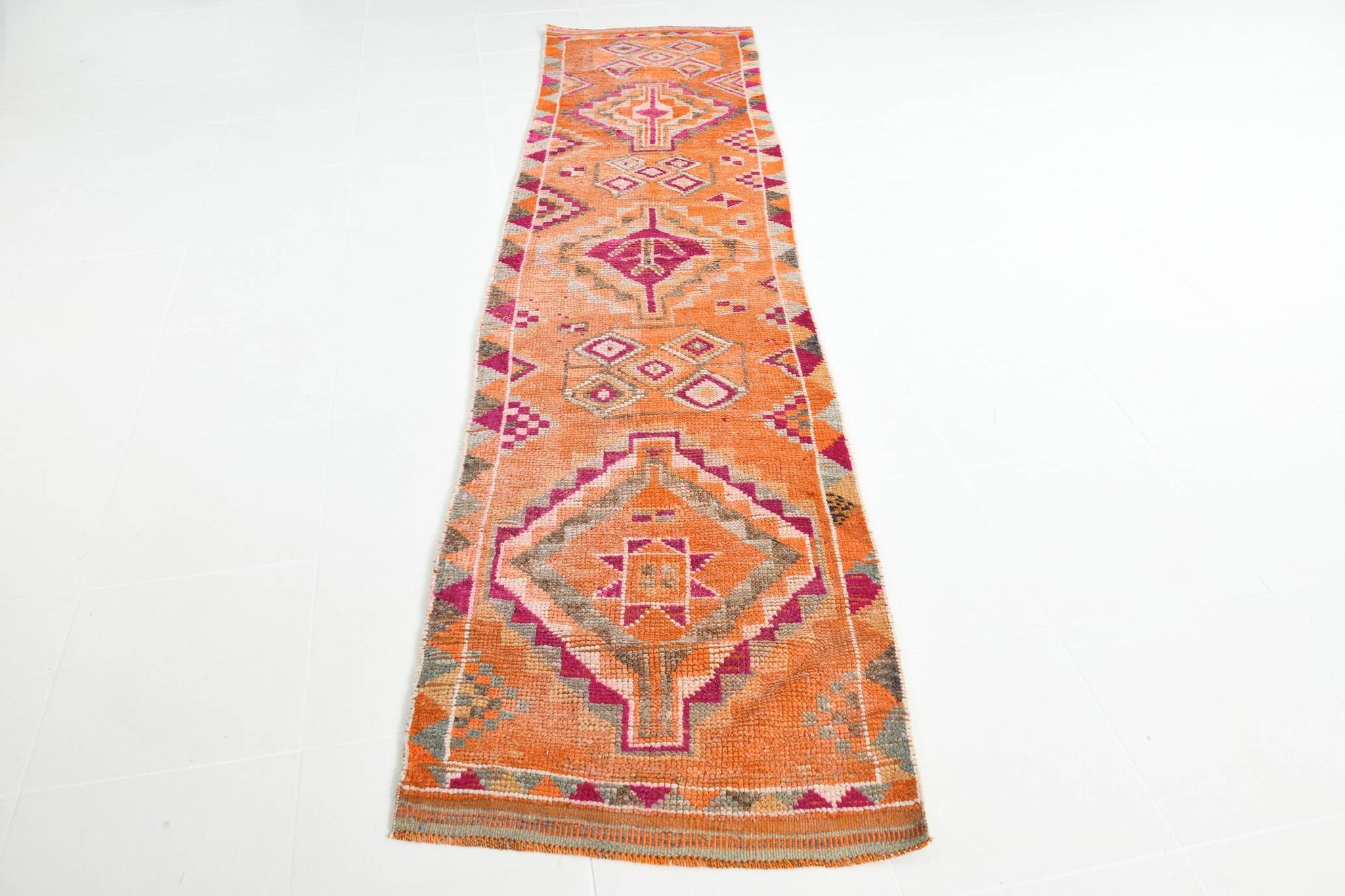 Tapis Kilim Vintage Orange et Rose, Motifs Géométriques, 77x326 Cm