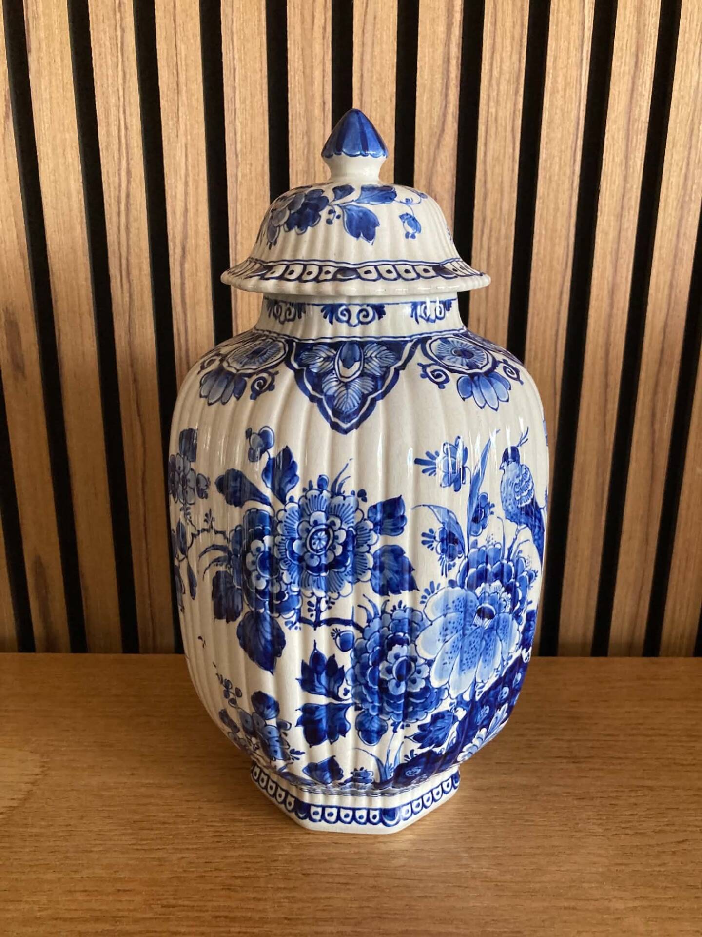 Vase with lid Delf