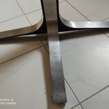 Meeting table