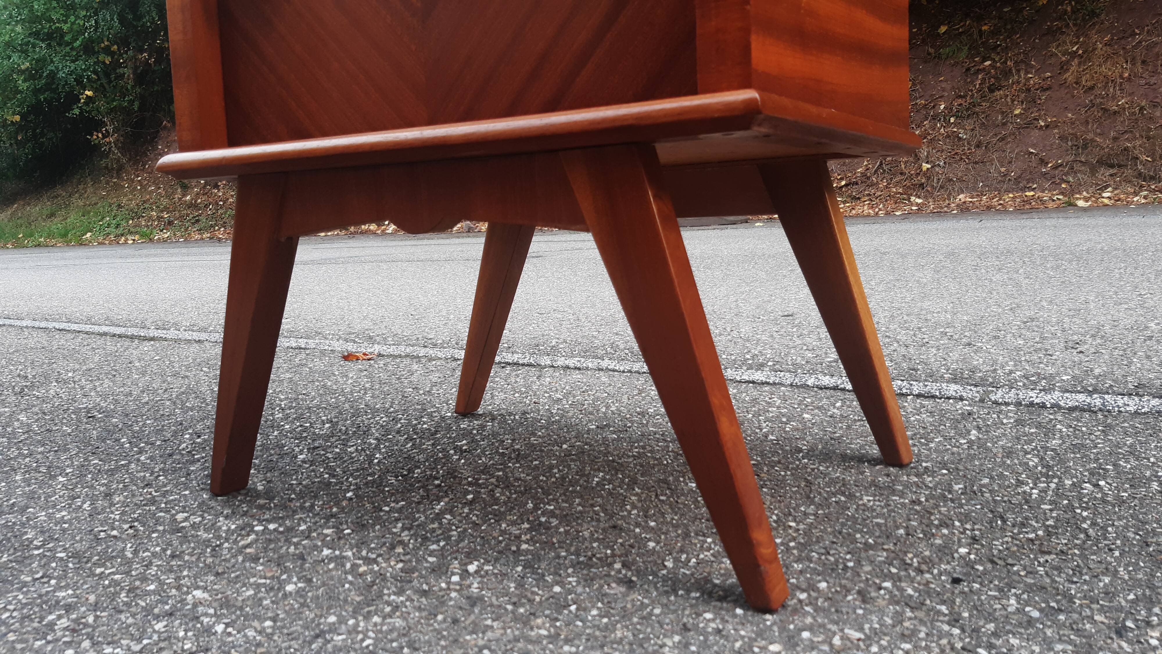 Chevet vintage pieds compas