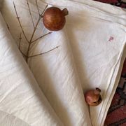 Grande nappe ancienne en coton effet damiers.