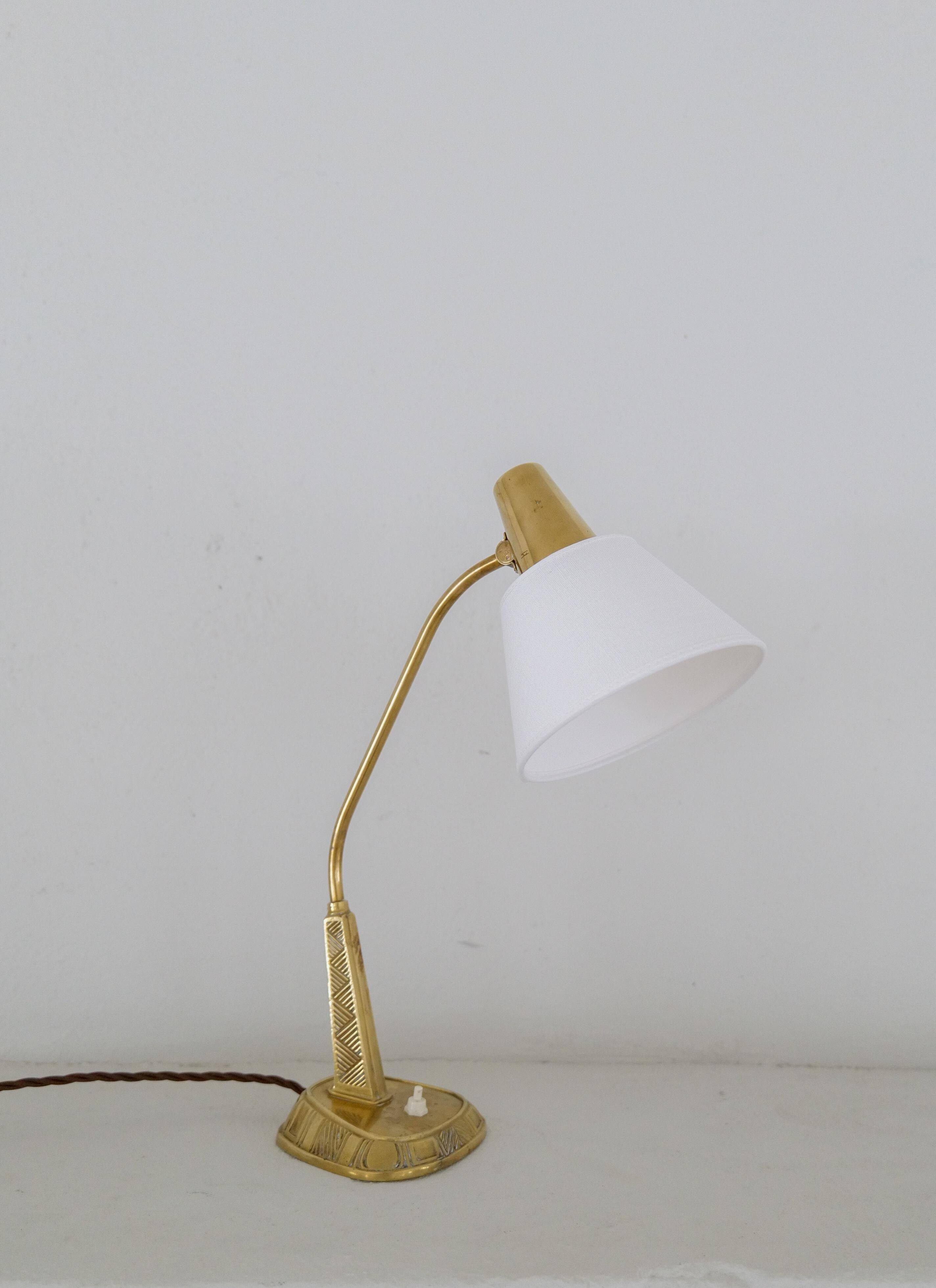 Table lamp in brass E1139 by Sonja Katzin for ASEA, Swedish design 1940.
