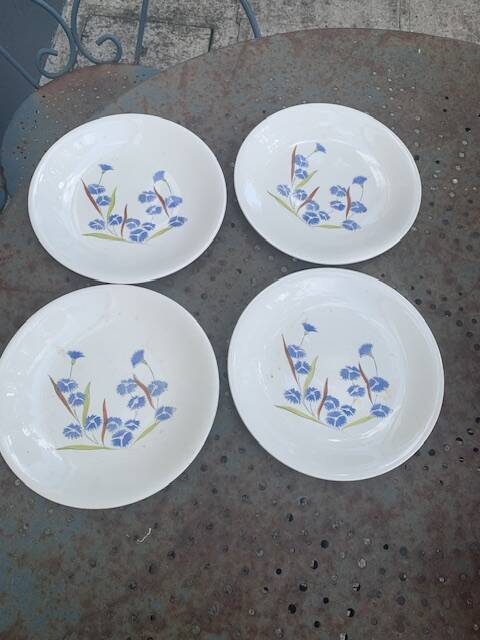 Set of 4 dessert plates Longchamp model of old bluebells.