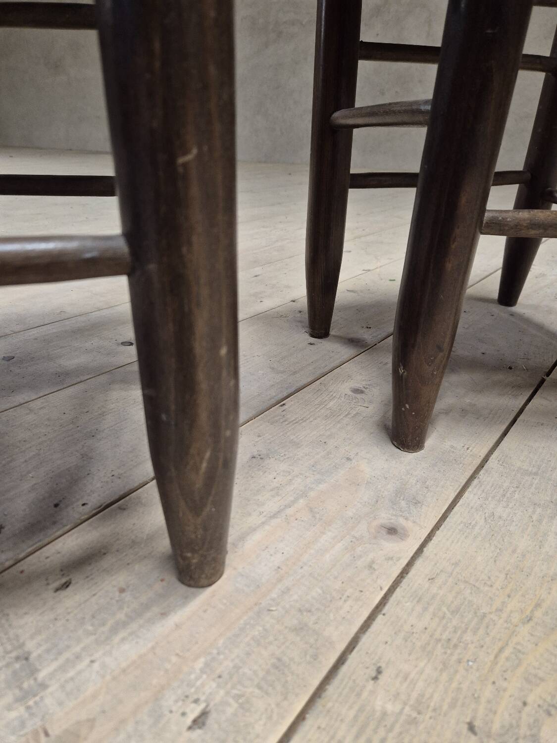 Pair of rustic country mountain straw chairs, old 1950s