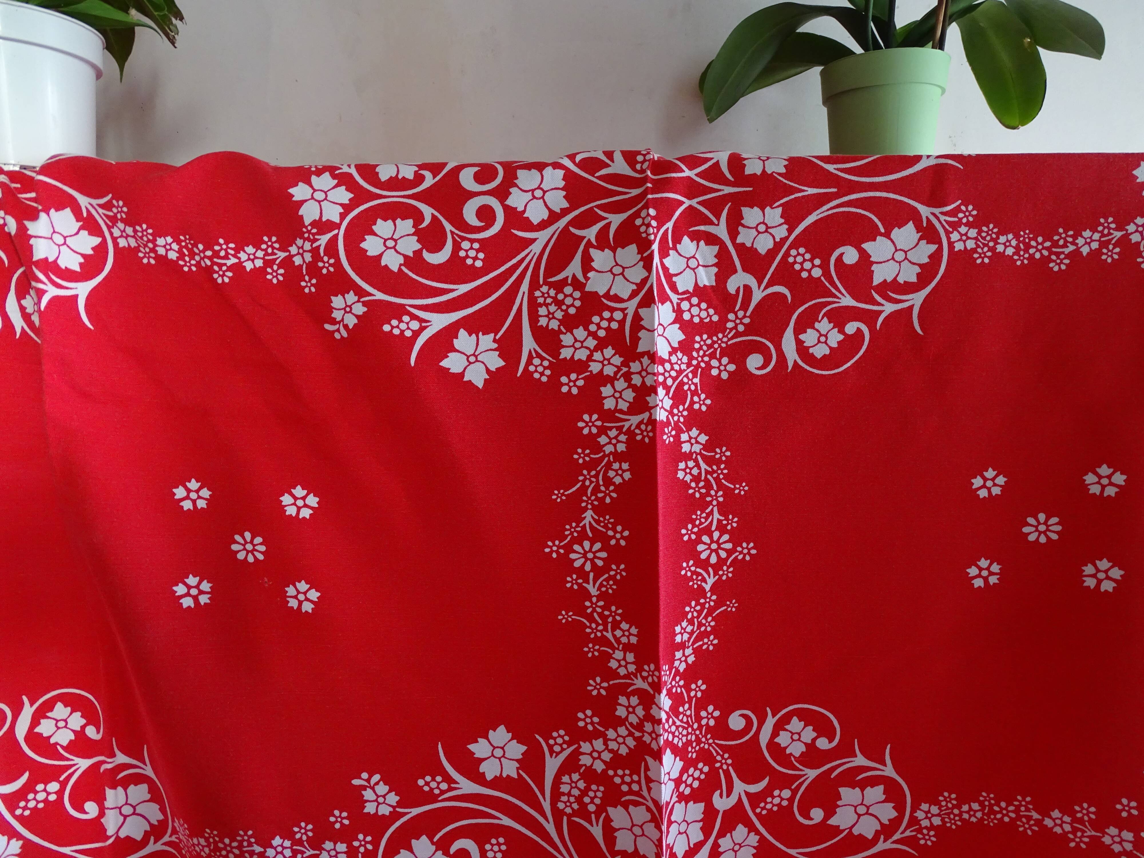 Nappe 230 x 150 rouge et blanche en coton