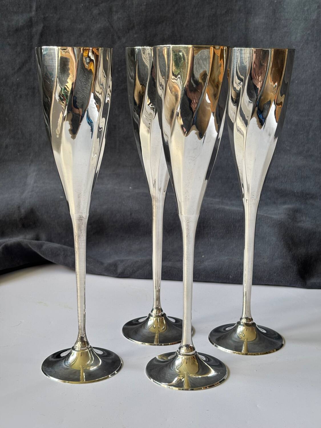 Flûtes à champagne art déco en métal argenté