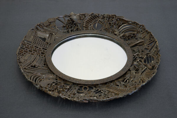 Miroir brutaliste en métal, 1950 - 52cm