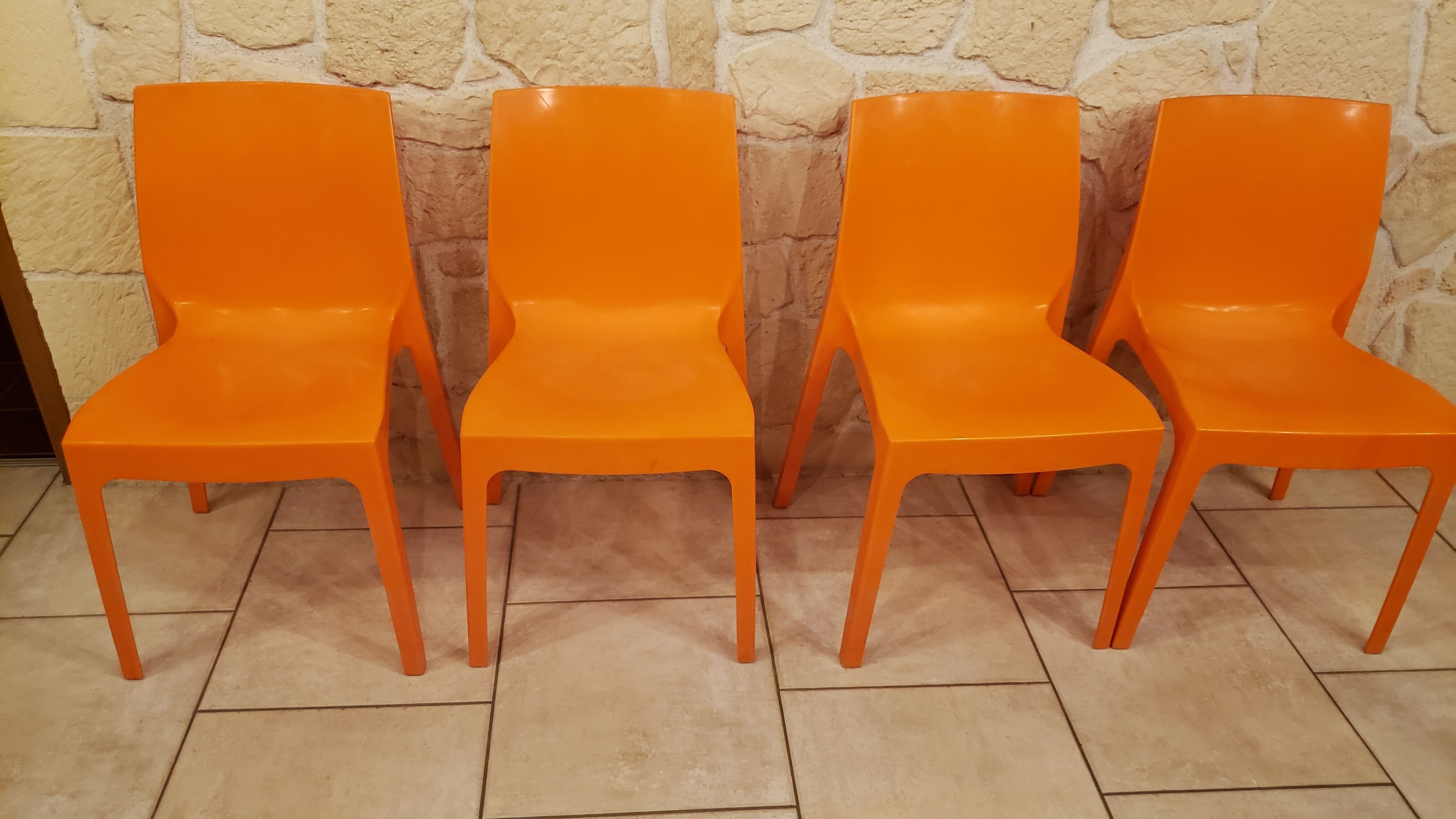 Suite 4 chaises vintage orange