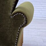 Canapé danois 3 places des années 1970, velours d'ameublement vert, pieds en bois de frêne.