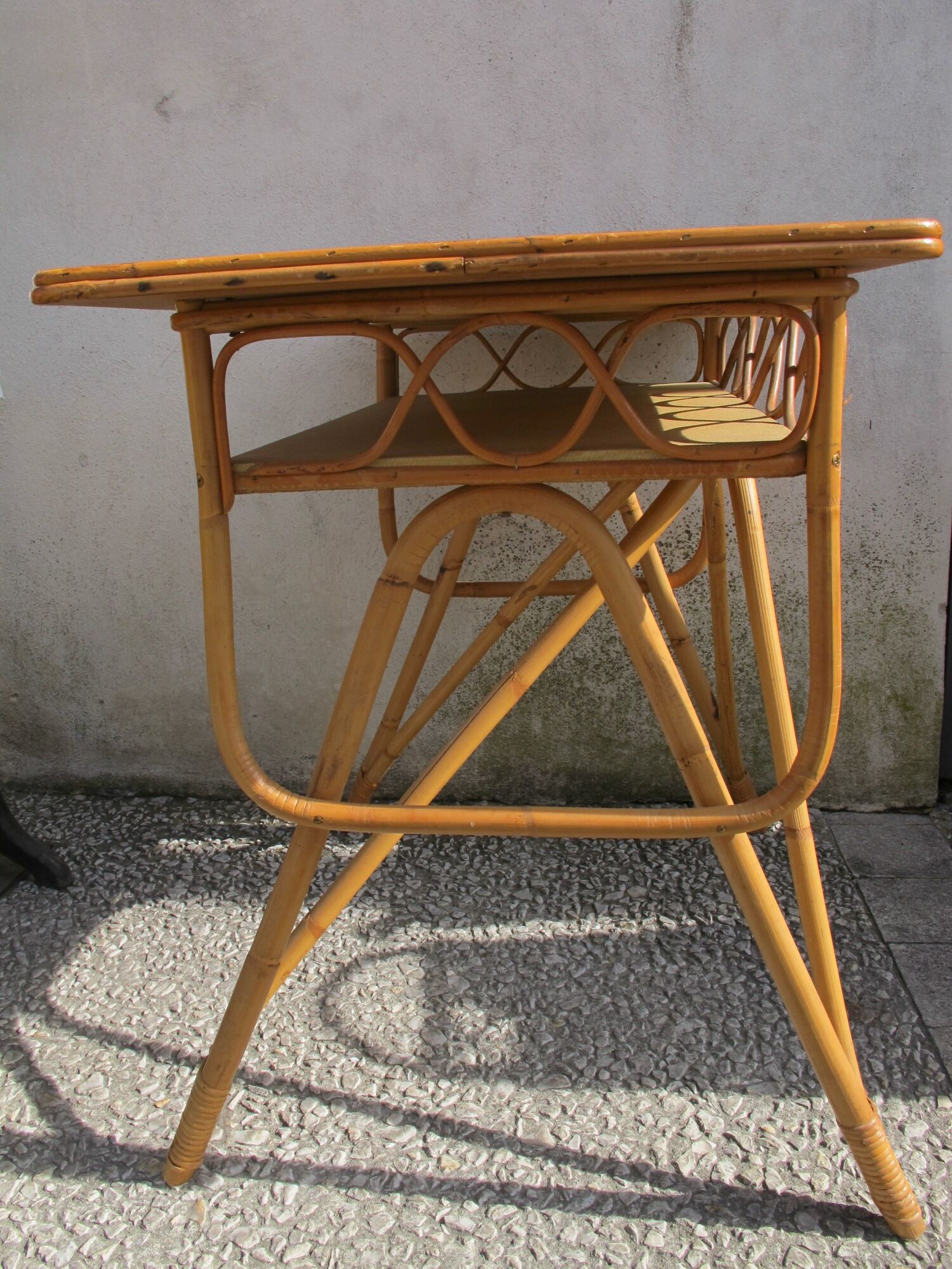 Bureau vintage en rotin