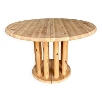 Extendable solid pine dining table