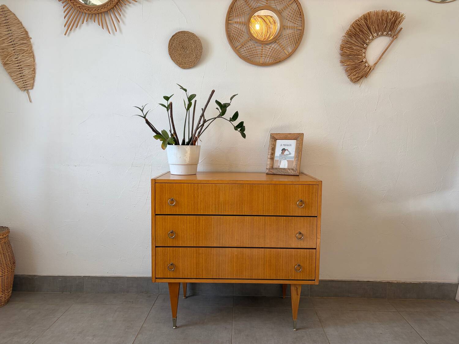 Lovely vintage chest of drawers from the 1960s.