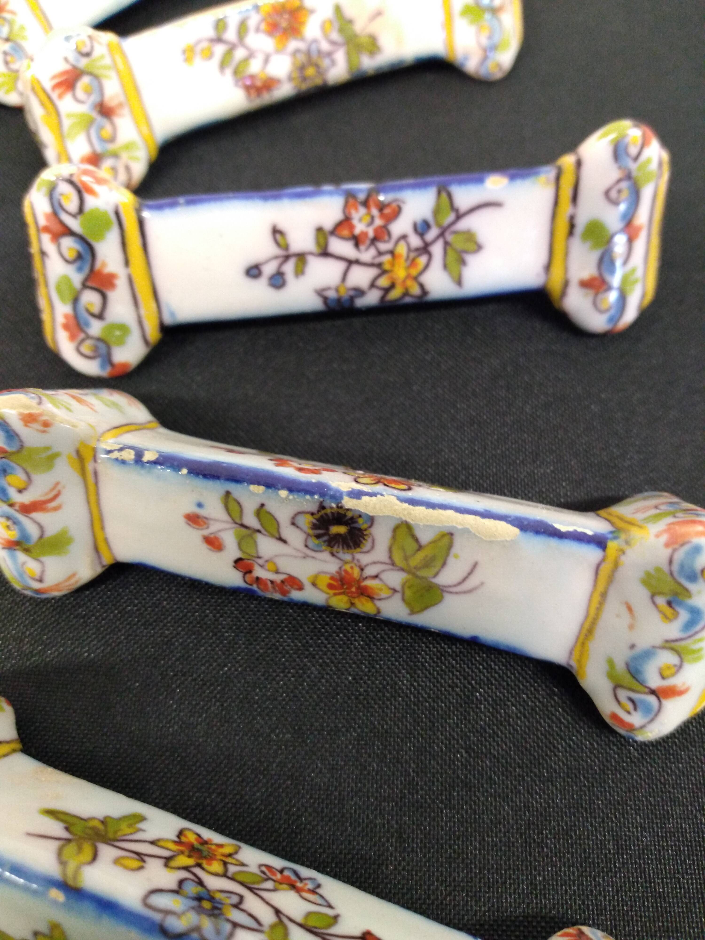 Porte couteaux ancien en céramique XIX