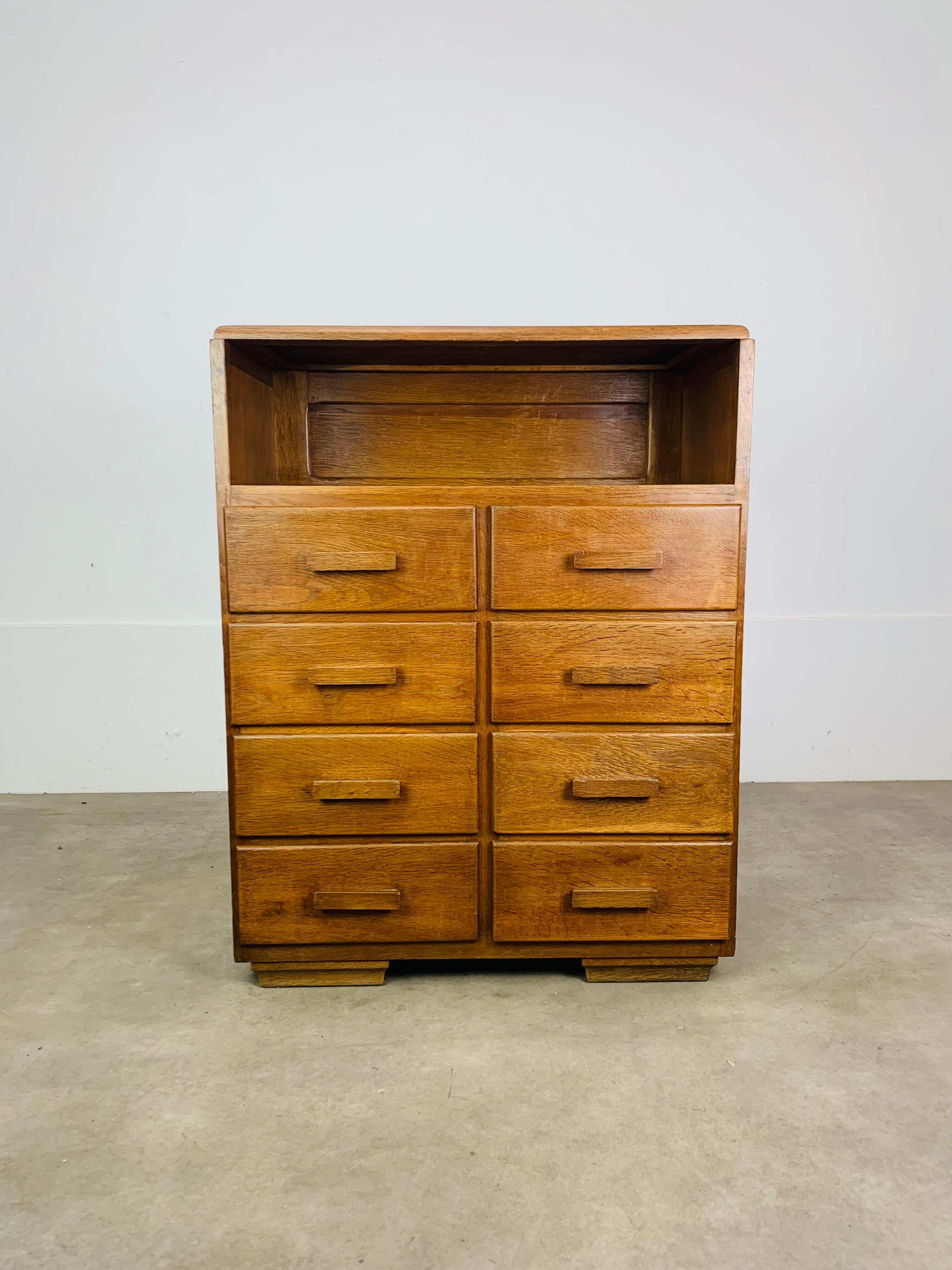 Art Deco work cabinet with drawers, in oak, chest of drawers format.