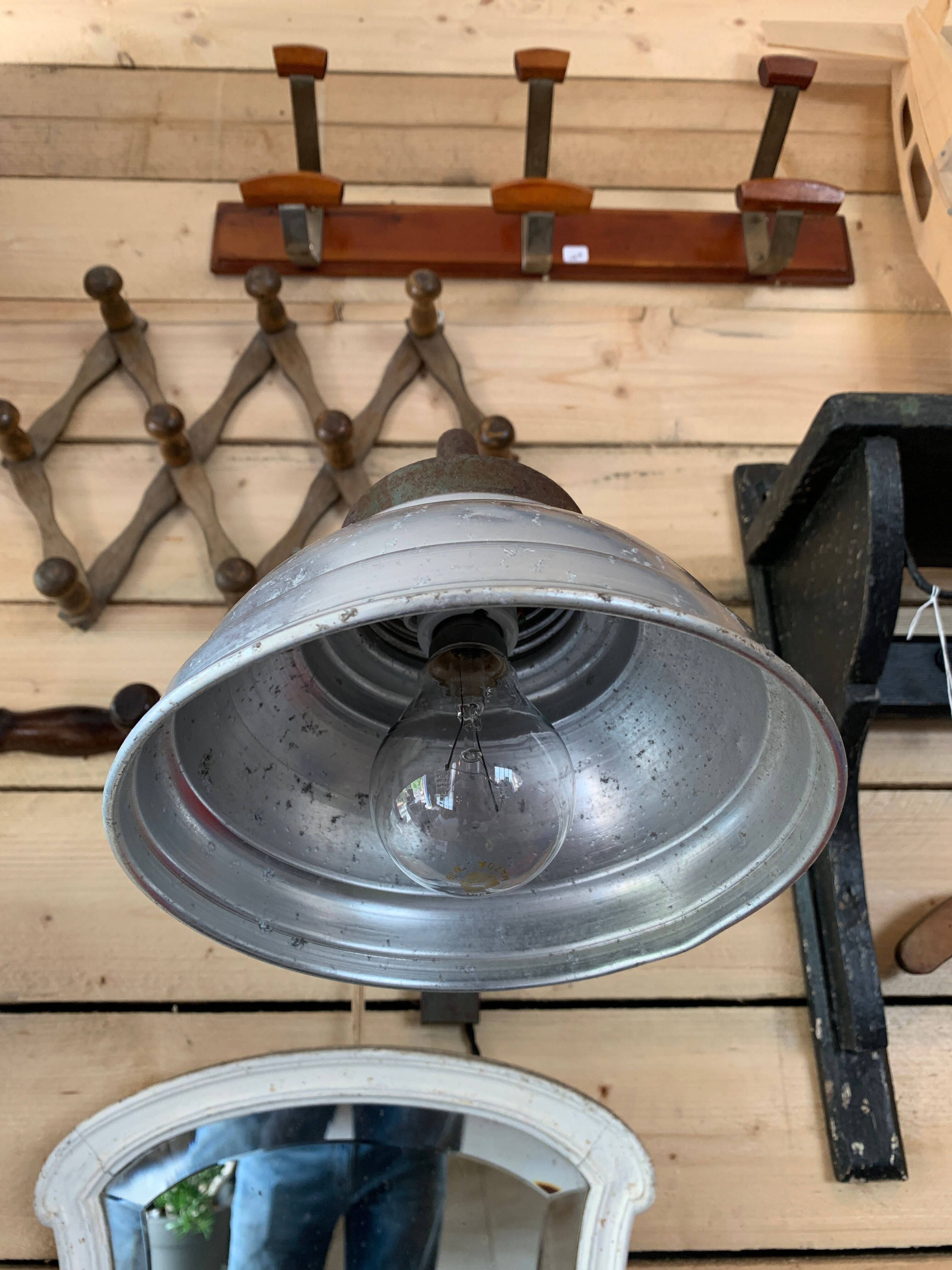 Industrial wall lamp