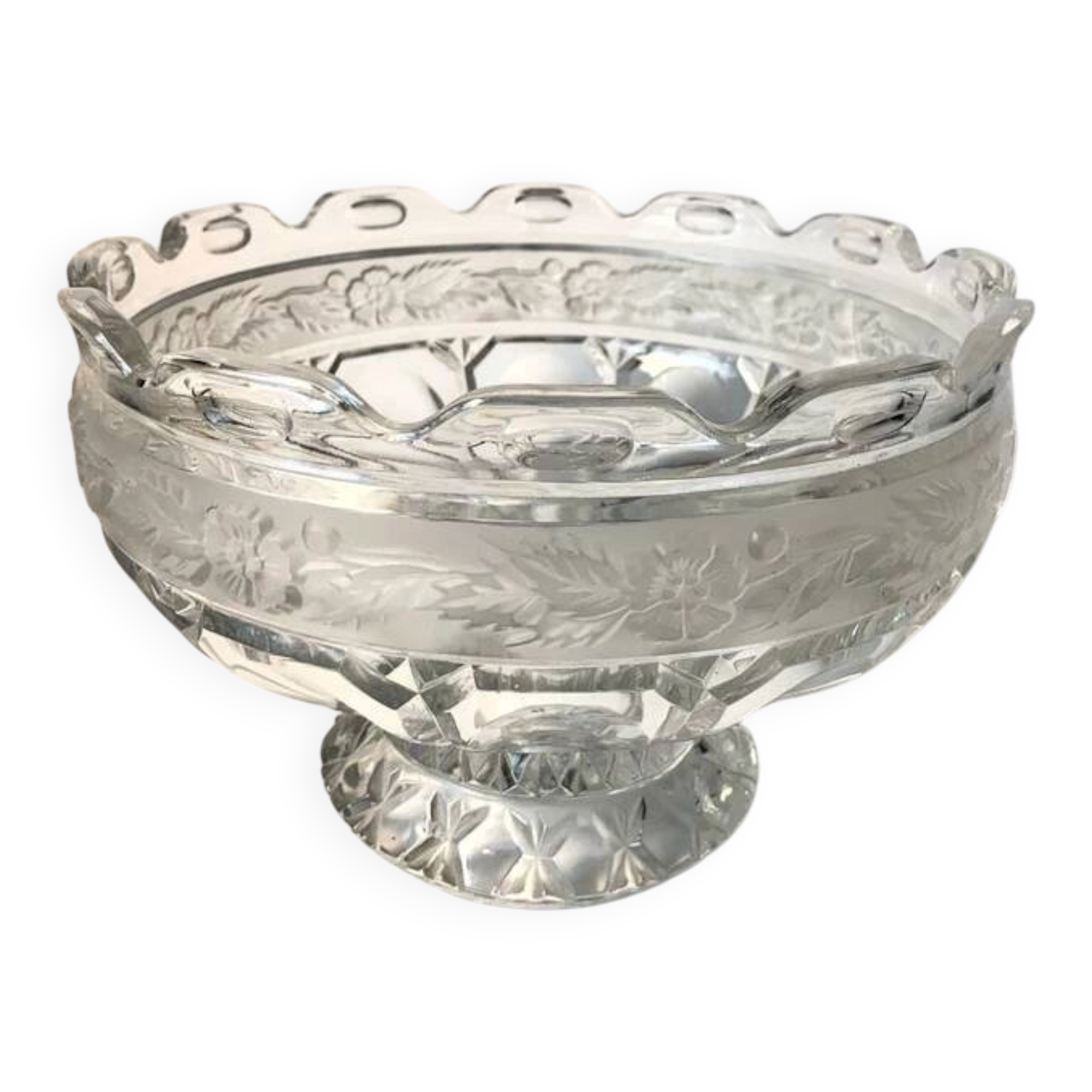 Cut and engraved crystal footed bowl, floral decoration – classic style / centrepiece - 20th century