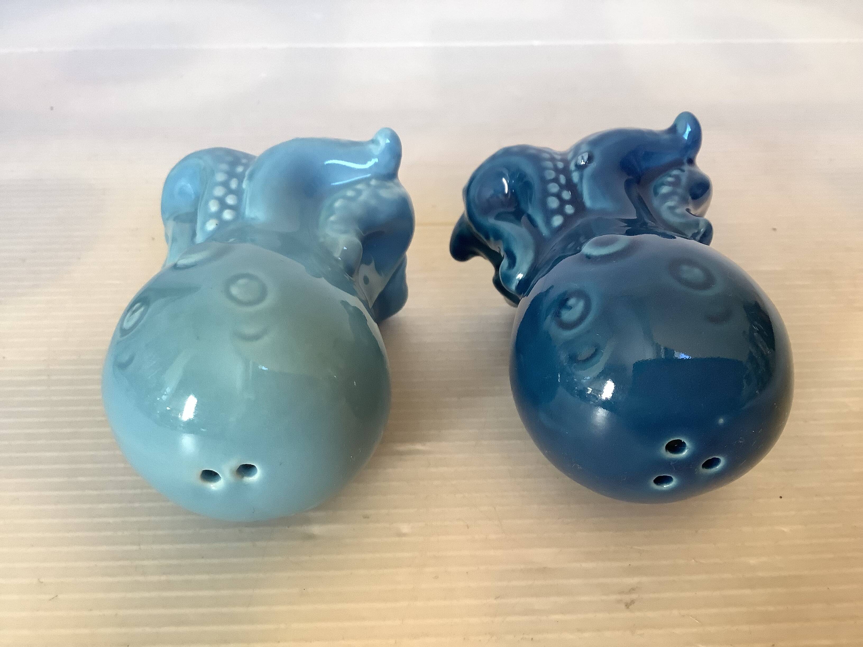 Salt and marine zoomorphic pepper