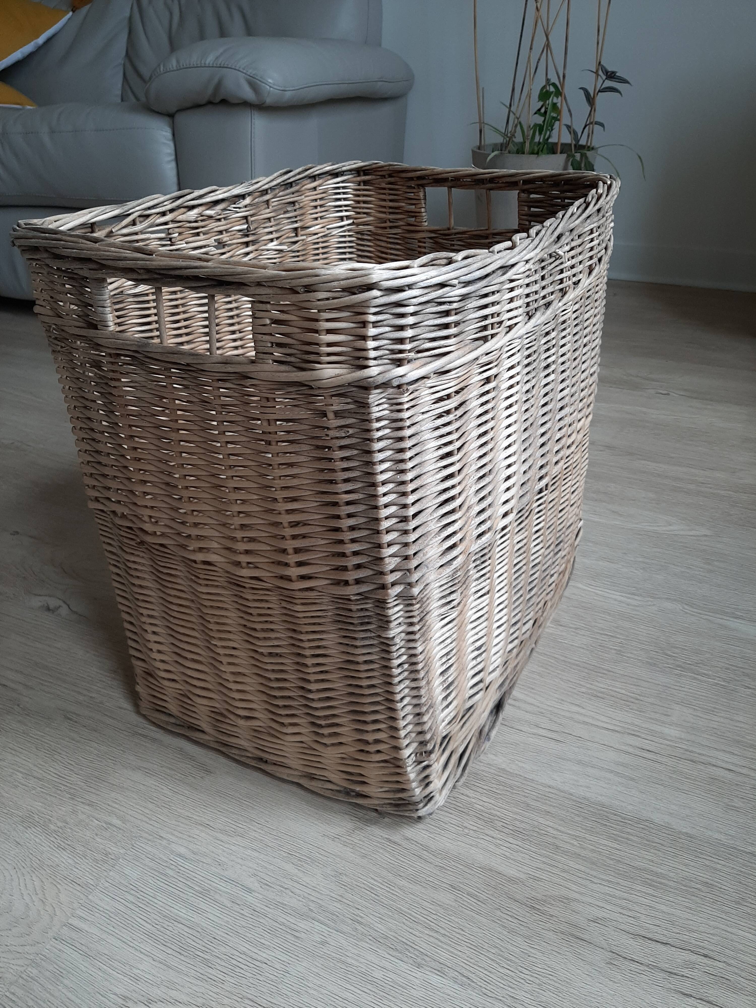 Wicker pan