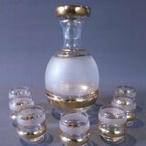 Liquor decanter and its 7 glasses