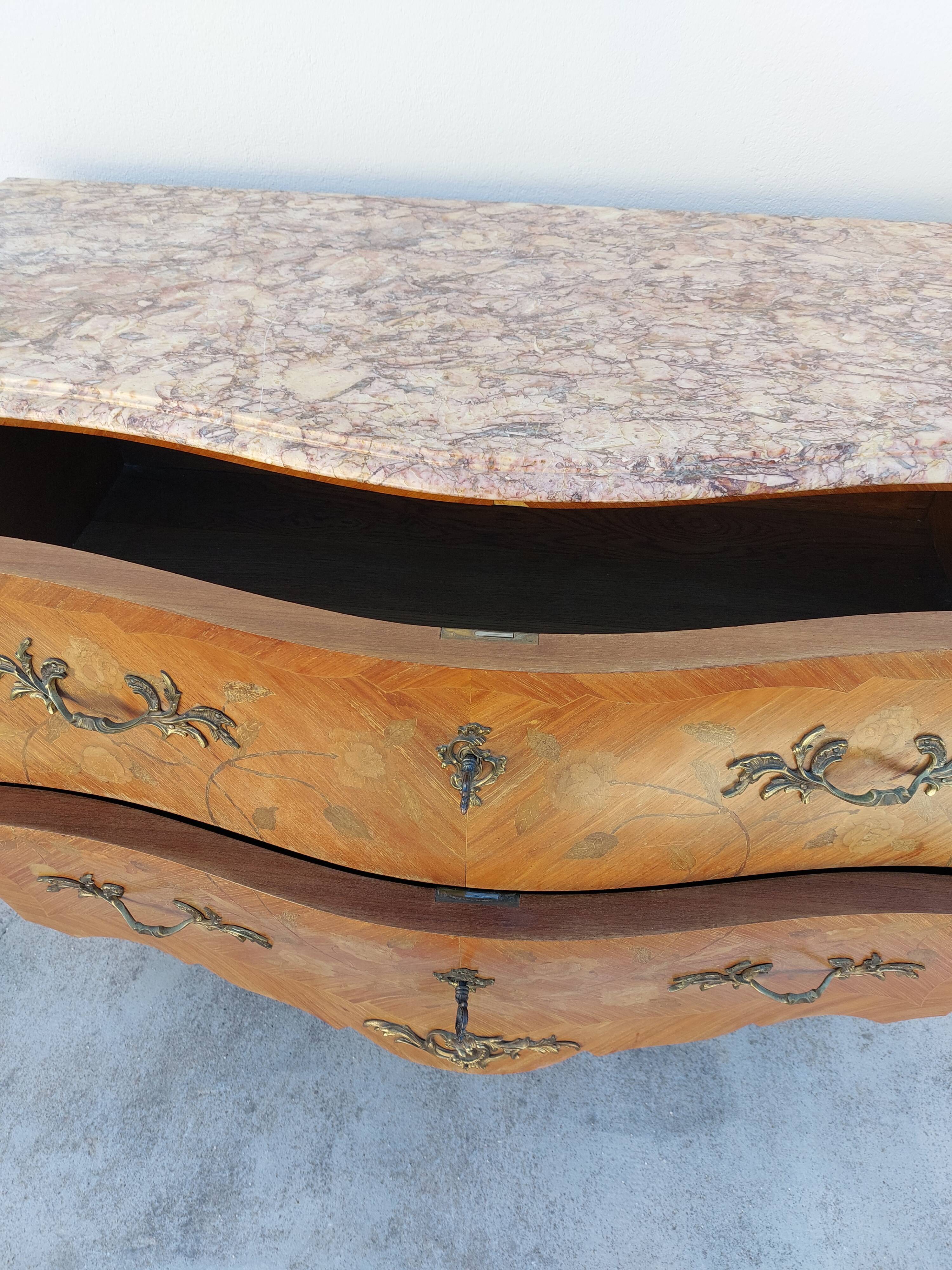 Louis XV chest of drawers in rosewood marquetry