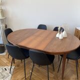 Extendable Scandinavian table