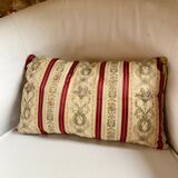 Rectangular cushions in antique fabric