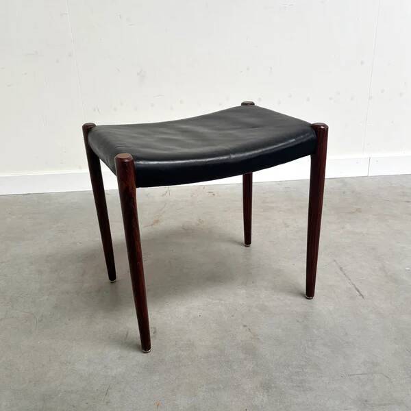 Set of Møller 80A stools, 1960s